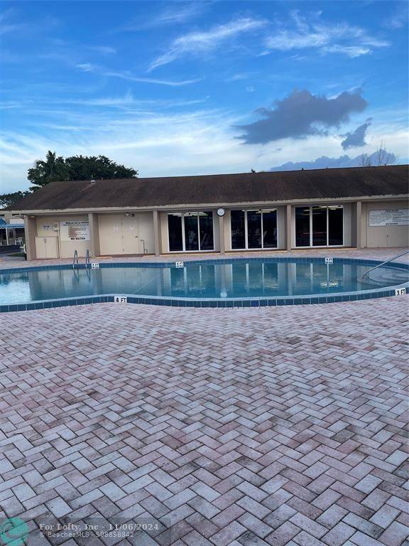 Palm Springs, FL 33461,502 Davis Rd  #7