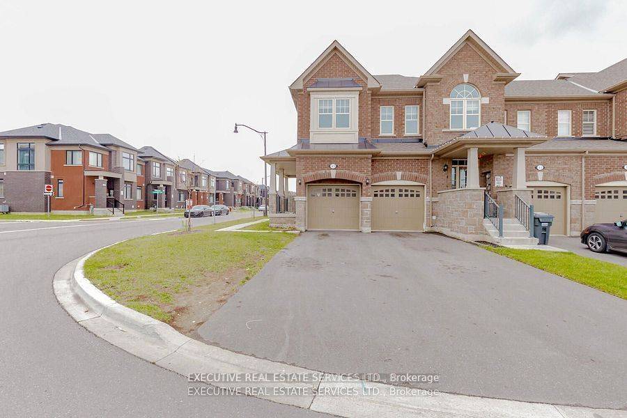 Brampton, ON L7A 0A7,43 Pearman CRES