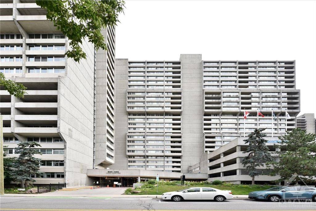 Ottawa Centre, ON K1R 7T1,530 LAURIER AVE W #1902