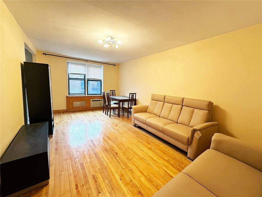 Brooklyn, NY 11235,1213 Avenue Z #E2