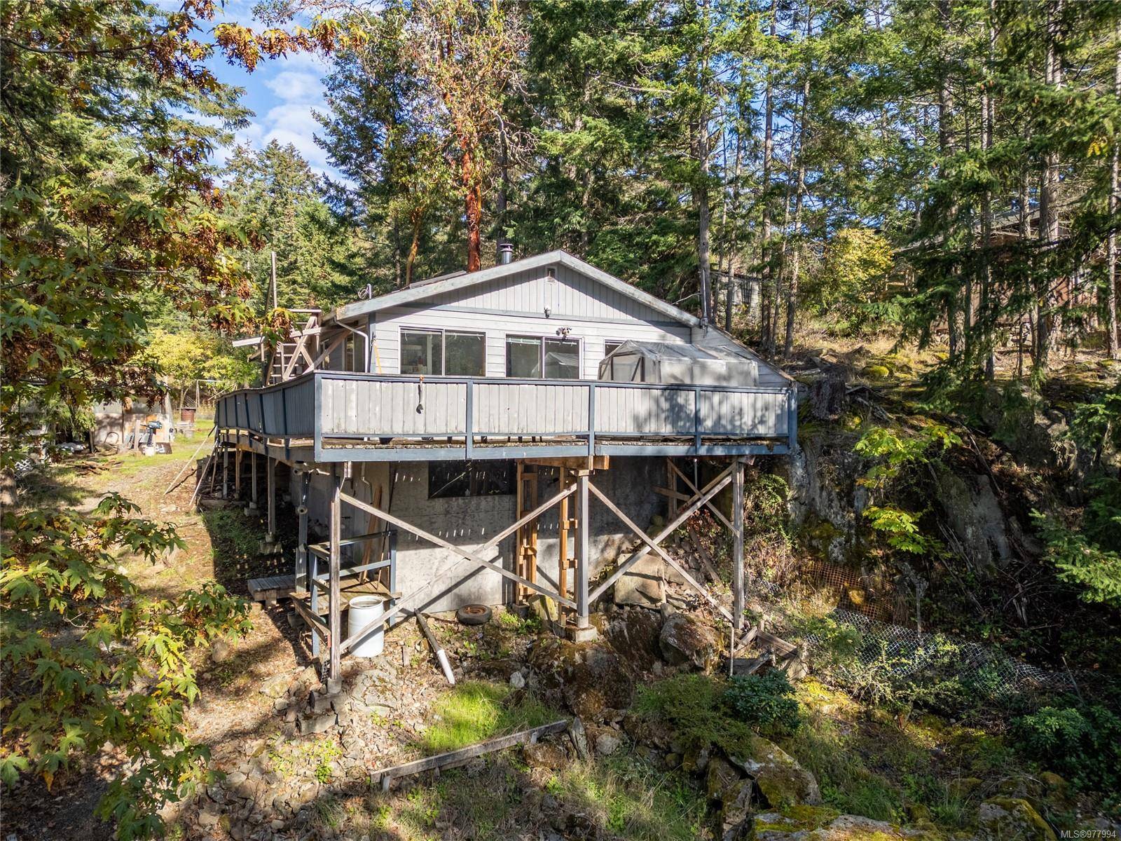 Pender Island, BC V0N 2M0,3743 Privateers Rd