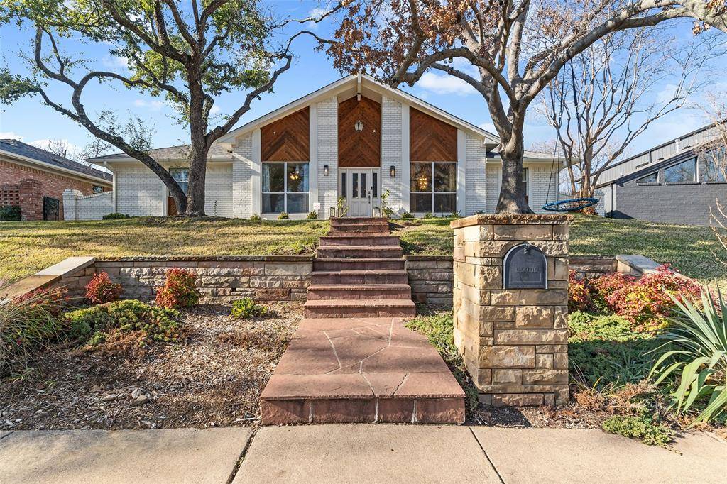 Dallas, TX 75243,8915 Vista Gate Drive