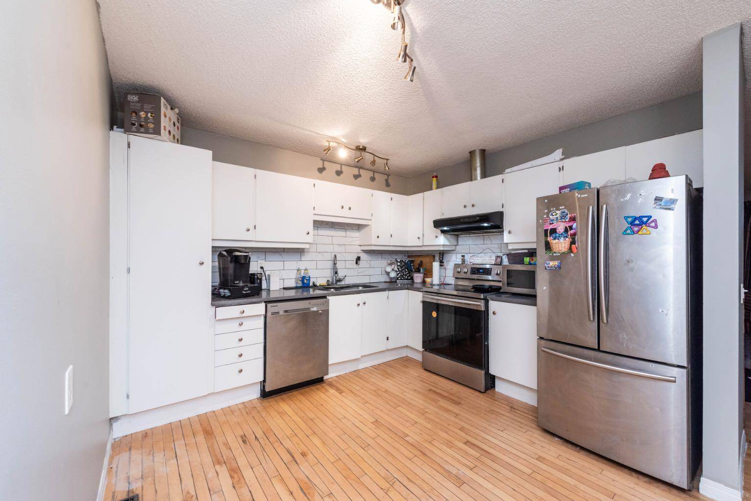 Calgary, AB T2A6L3,360 Abinger CRES NE