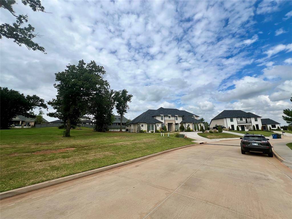 Edmond, OK 73025,6525 Gold Cypress Drive