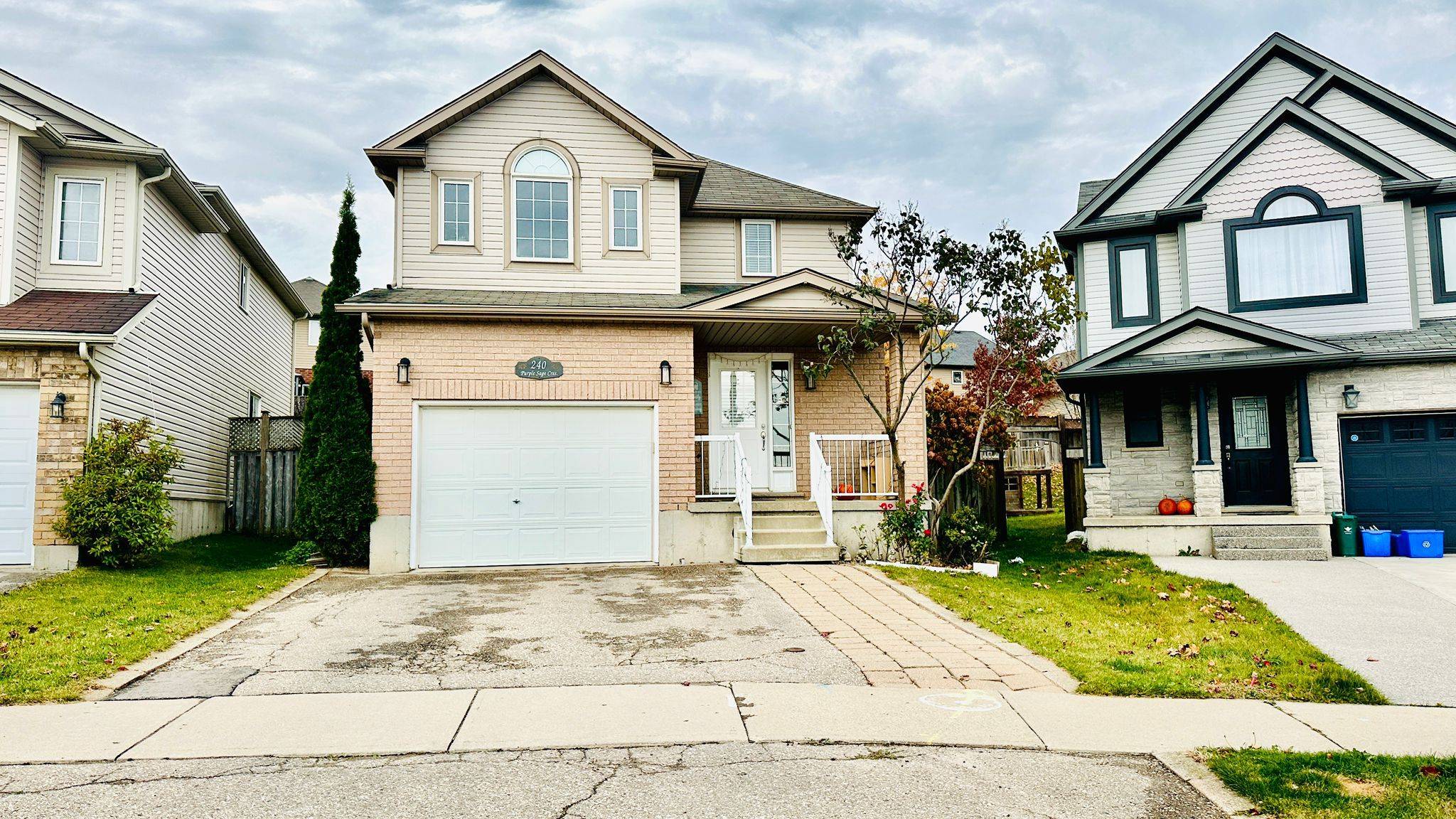 Kitchener, ON N2E 4G5,240 PURPLE SAGE CRES