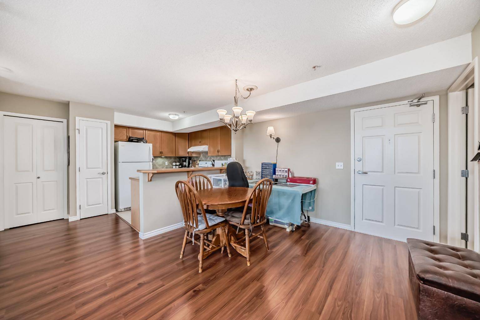 Airdrie, AB T4B 3B4,300 Edwards WAY NW #206