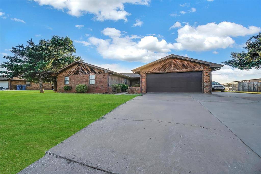 Cordell, OK 73632,128 W Quail Drive