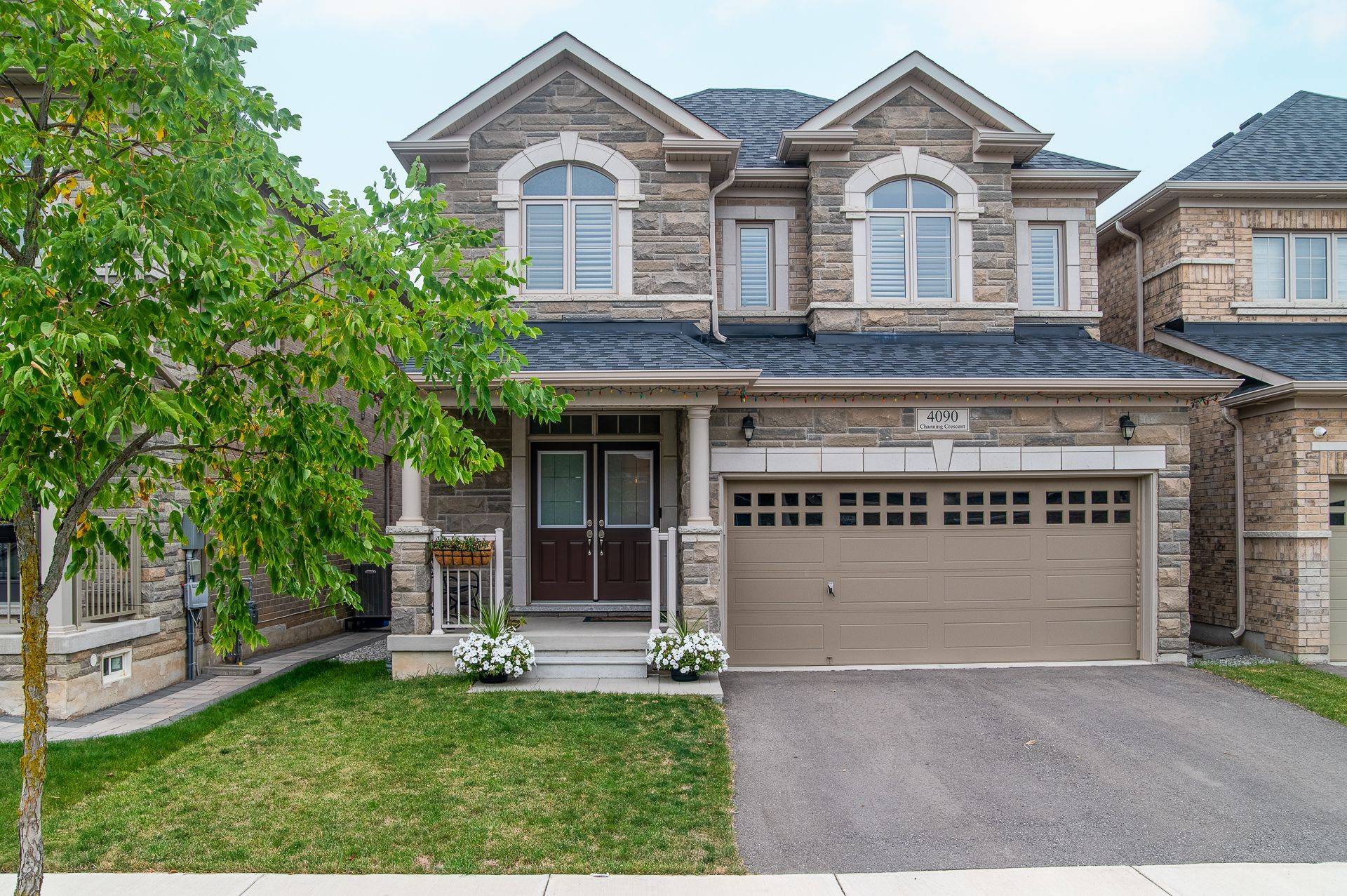 Oakville, ON L6H 3R3,4090 Channing CRES