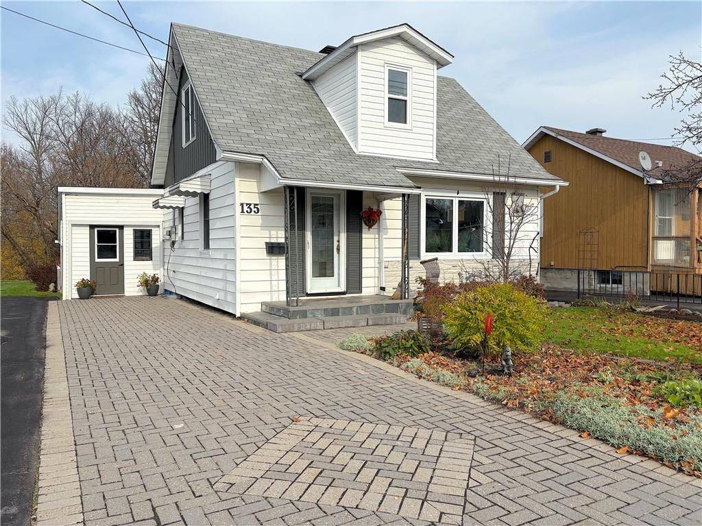 Renfrew, ON K7V 1H9,135 PETER ST