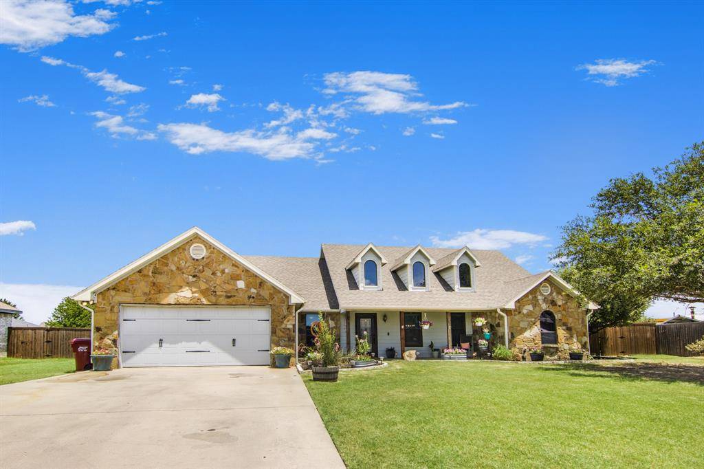 Whitewright, TX 75491,704 Dixie Lane