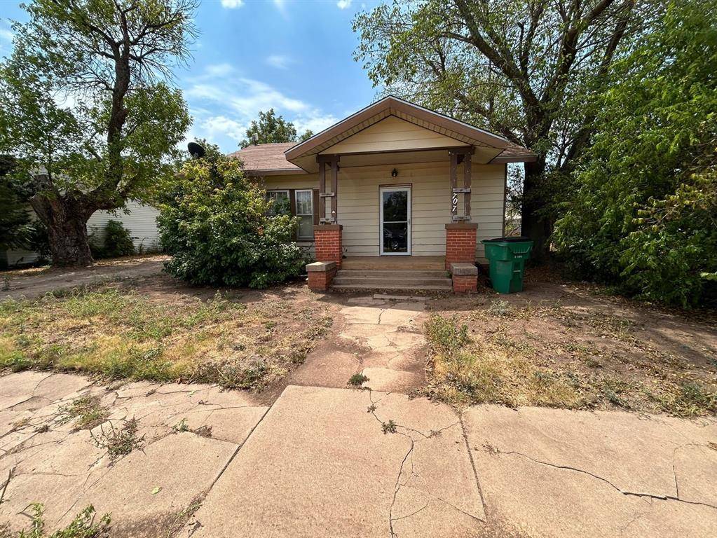 Quanah, TX 79252,707 W 4th Street