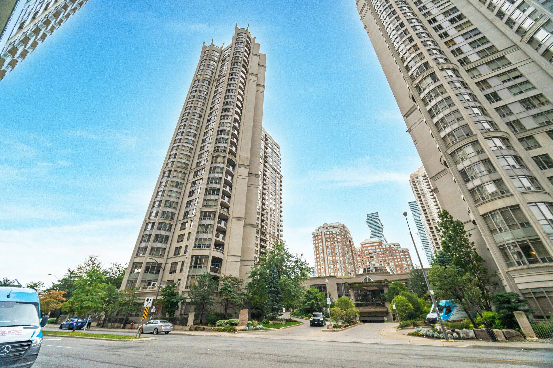 Mississauga, ON L5B 4M7,3880 Duke Of York BLVD #717