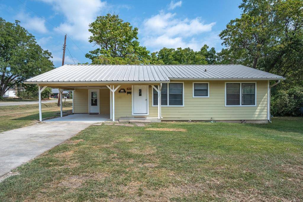 Grand Saline, TX 75140,622 W Jordan