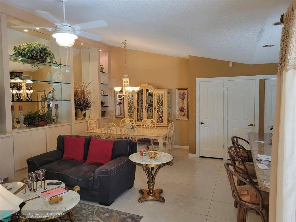 Palm Beach Gardens, FL 33410,5703 Red Oak Ct  #5703