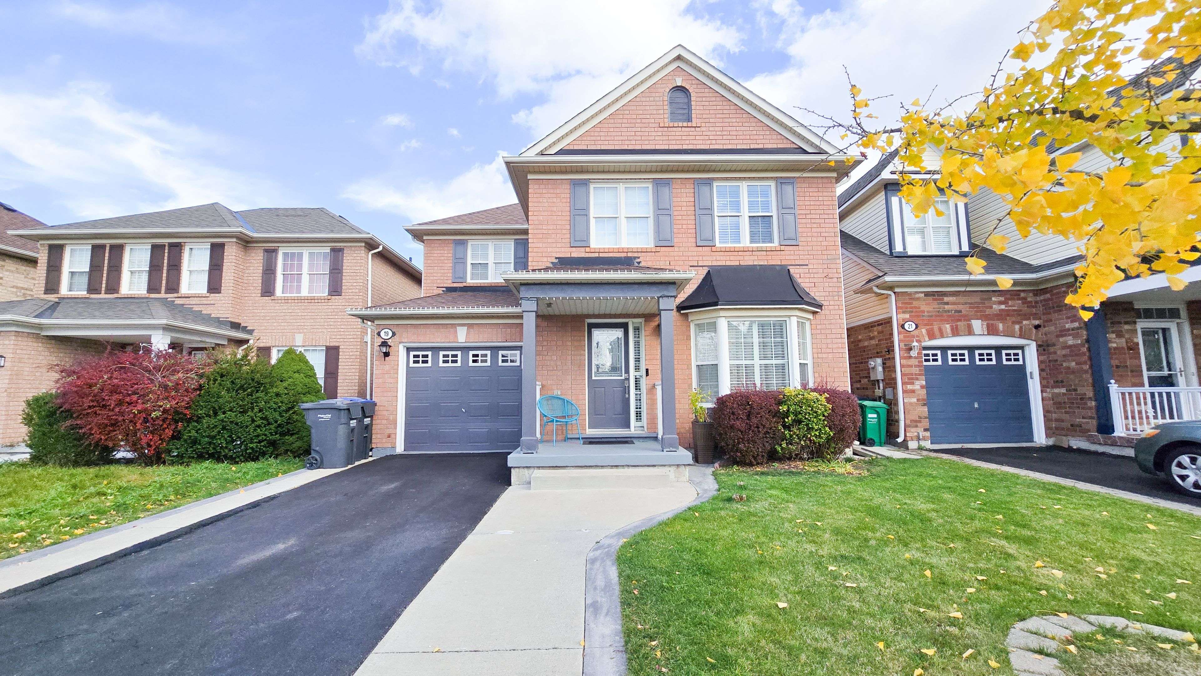 Brampton, ON L7A 2S5,19 Fidelity AVE W