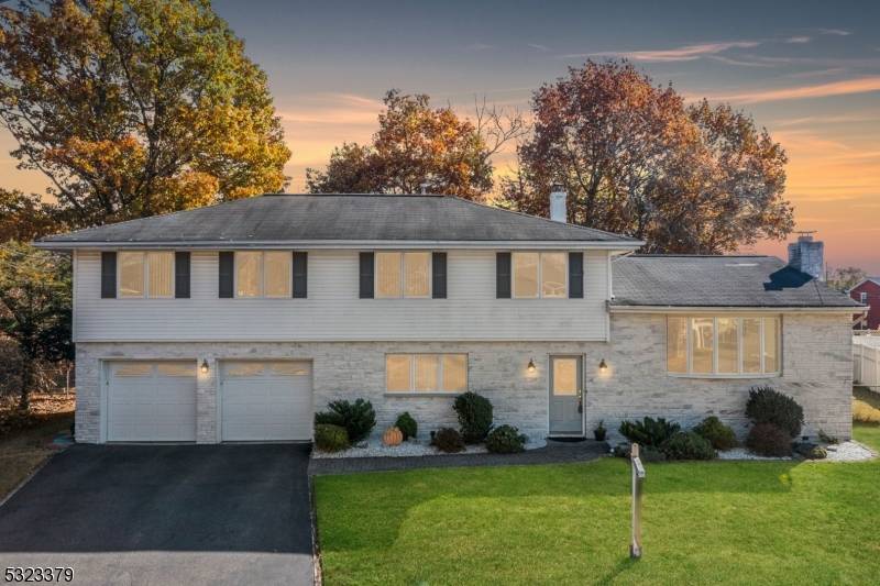 Totowa Boro, NJ 07512,16 Craig Ct