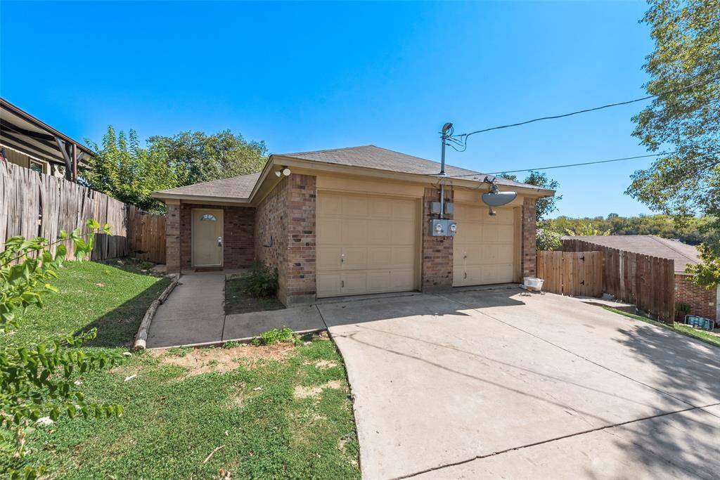 Fort Worth, TX 76106,3008 Prairie Avenue #B