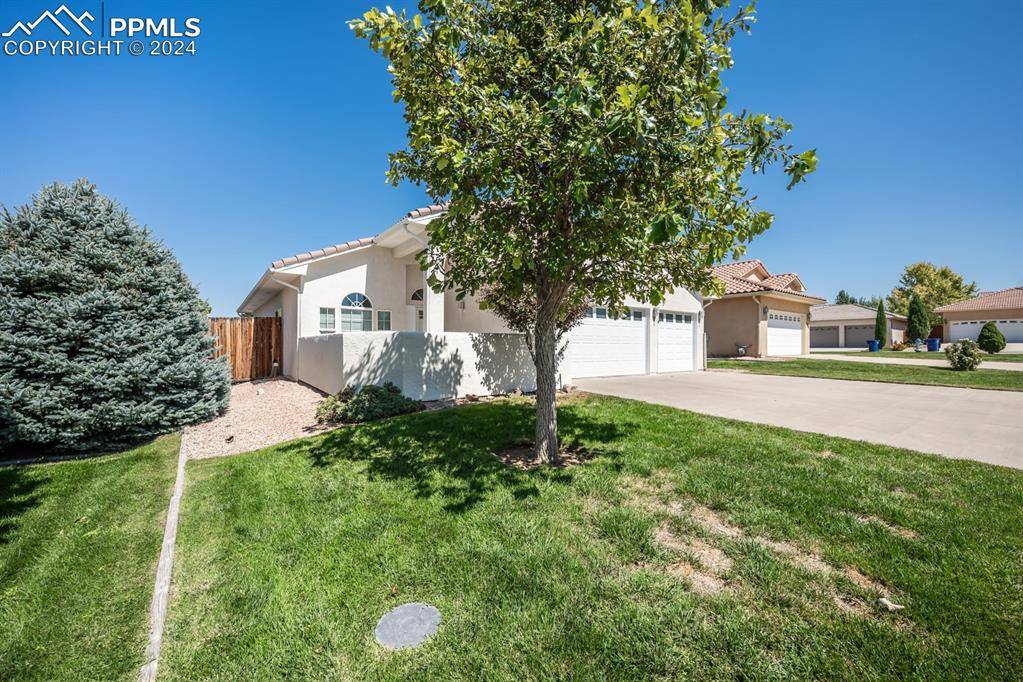 Pueblo, CO 81005,4907 Ferncrest DR