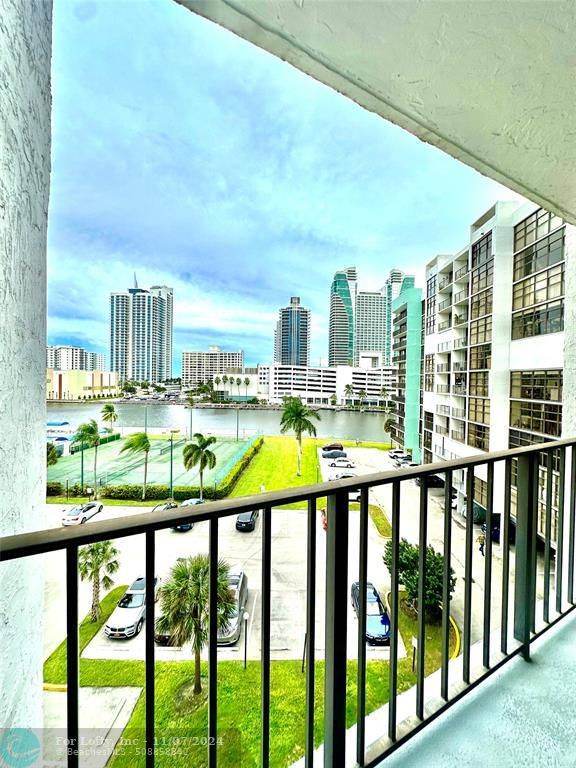 Hallandale Beach, FL 33009,400 Leslie Dr  #604