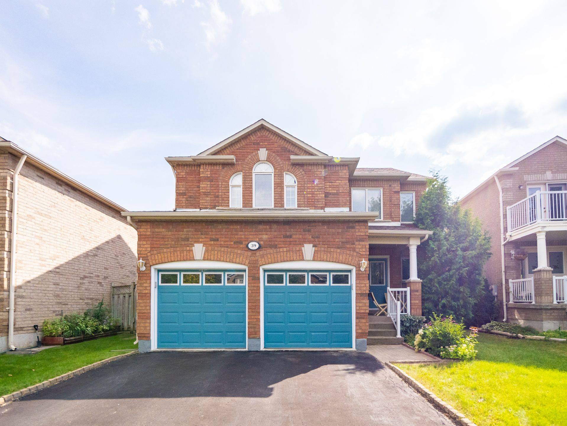 Brampton, ON L6X 4W7,39 Pertosa DR