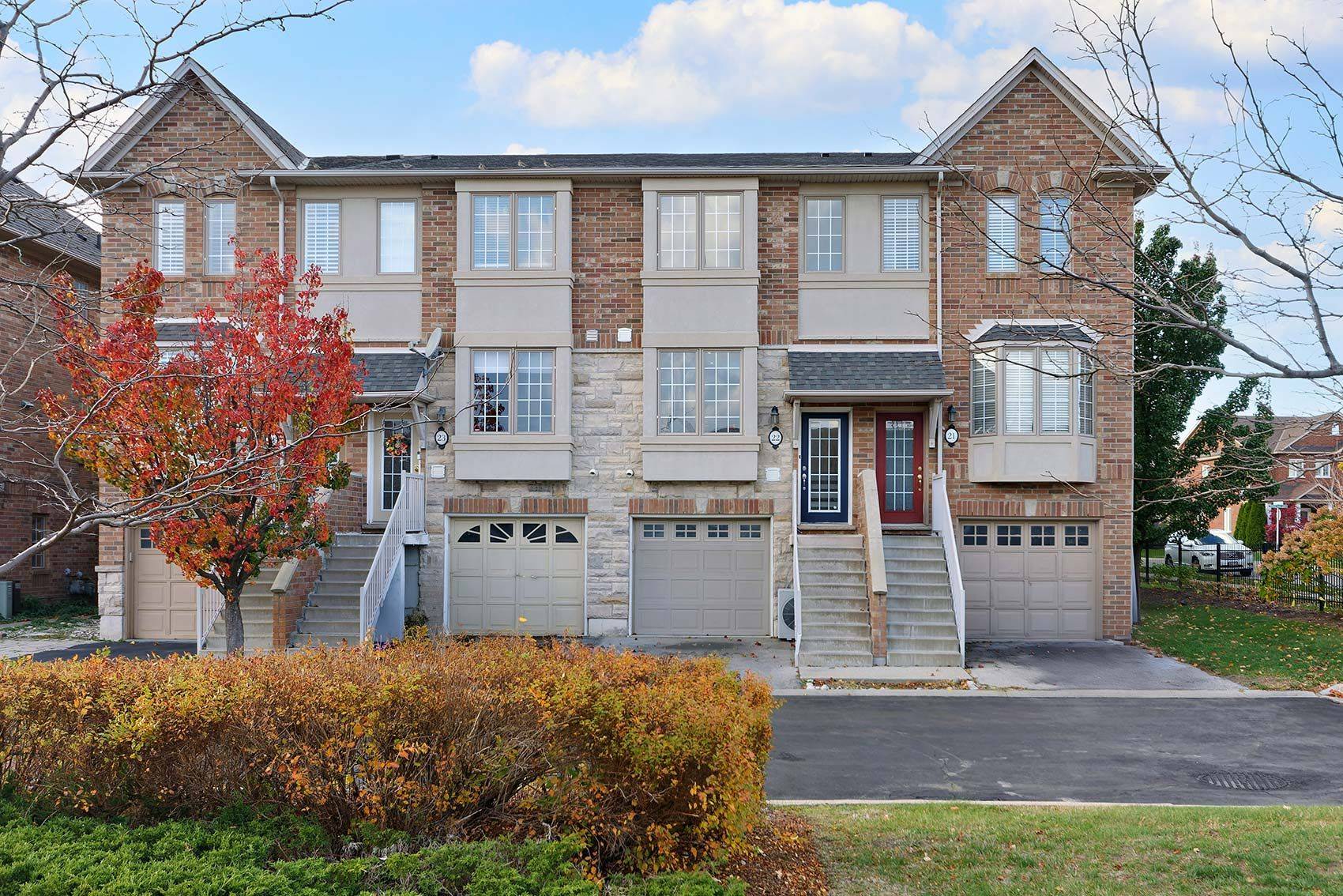 435 English Rose LN #22, Oakville, ON L6H 7S9