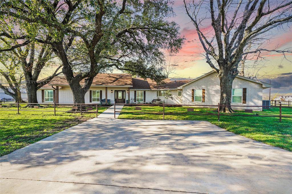 Azle, TX 76020,673 WN Woody Road