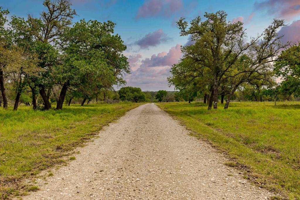 Fredericksburg, TX 78624,19415 -- FM 2093