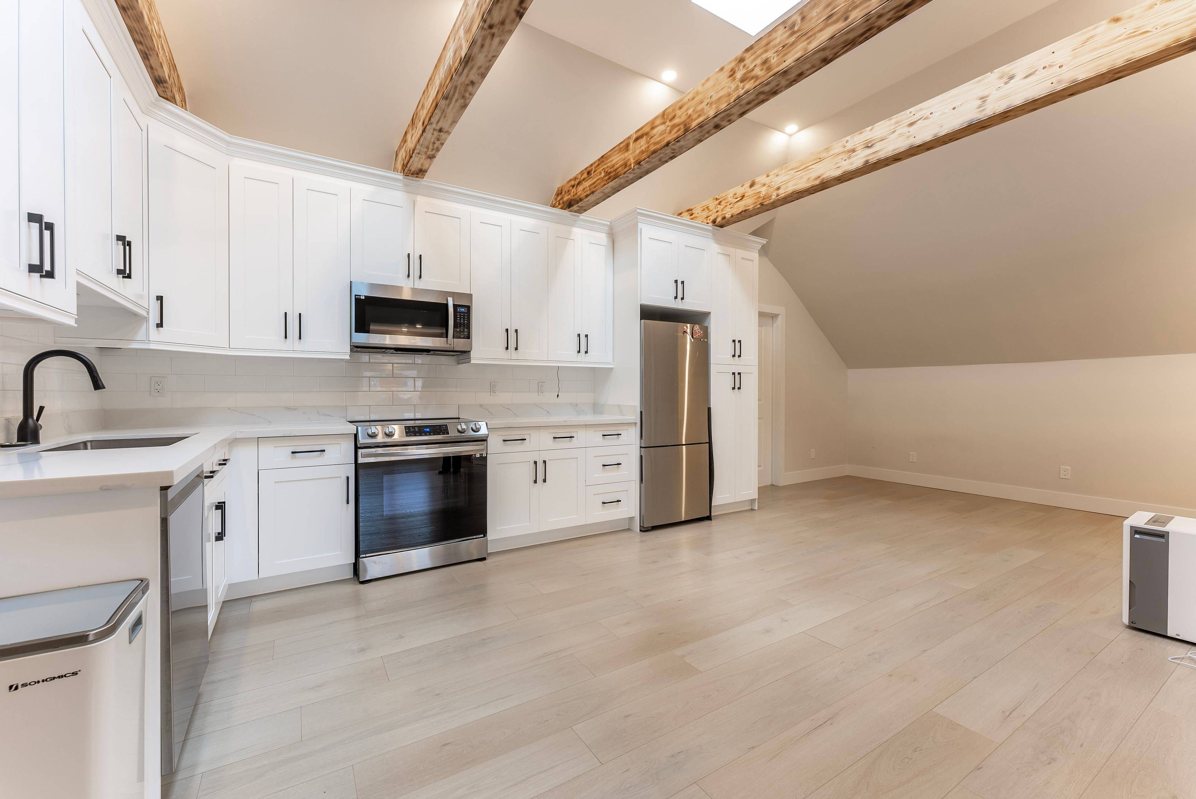 Newmarket, ON L3Y 3T2,76 Prospect ST #Loft