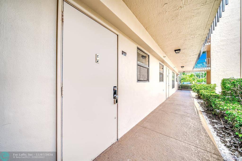 Greenacres, FL 33467,4700 Lucerne Lakes Blvd  #106