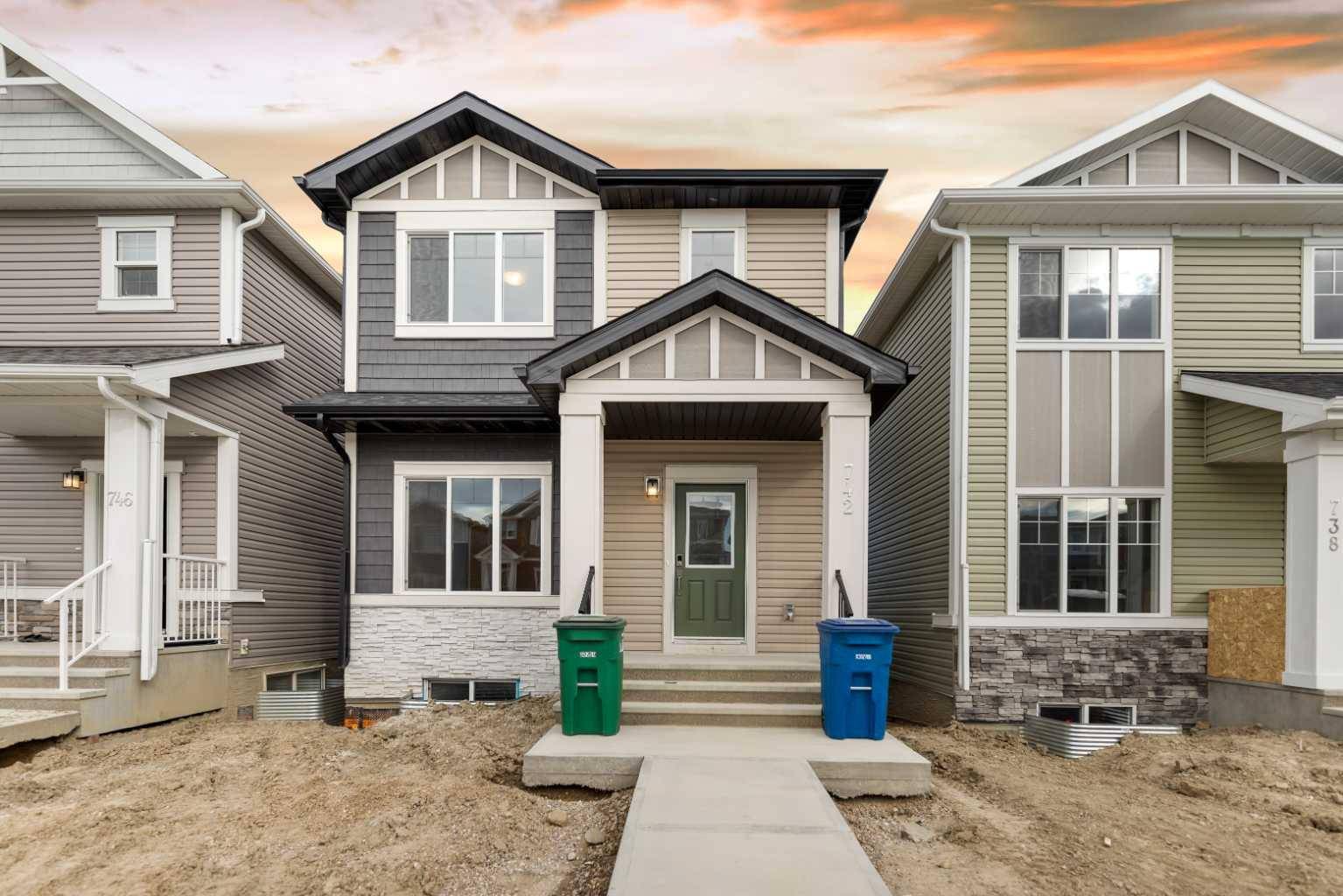 Airdrie, AB T4B 5M4,742 Bayview HL SW