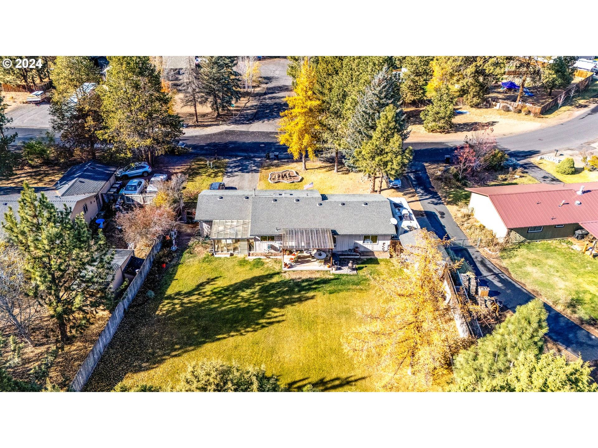 Bend, OR 97702,61526 CAMELOT PL