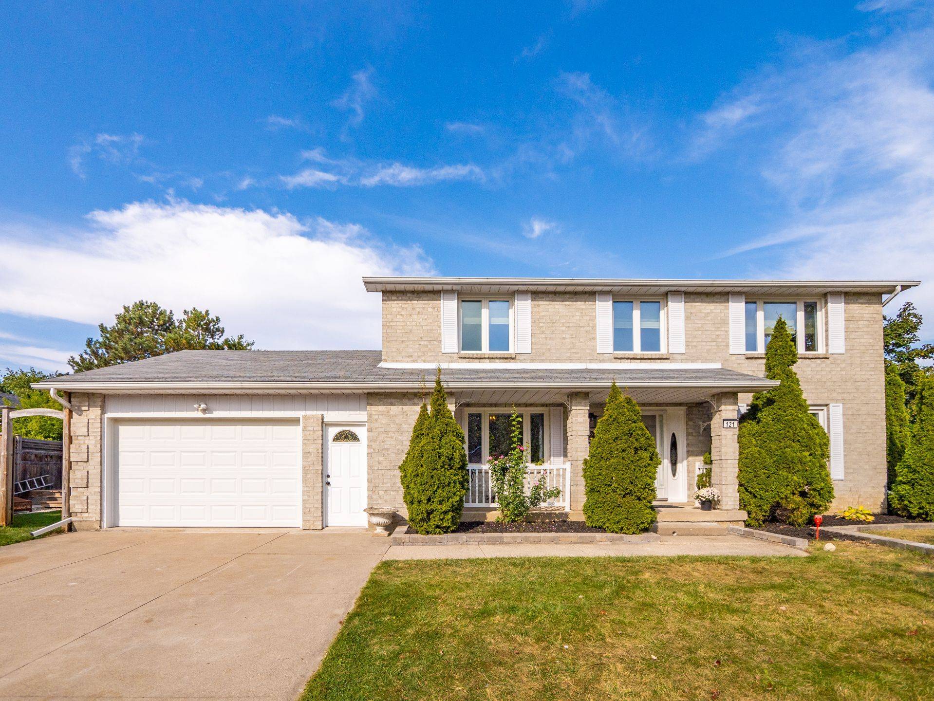 Kitchener, ON N2N 1R5,121 Parkland CRES