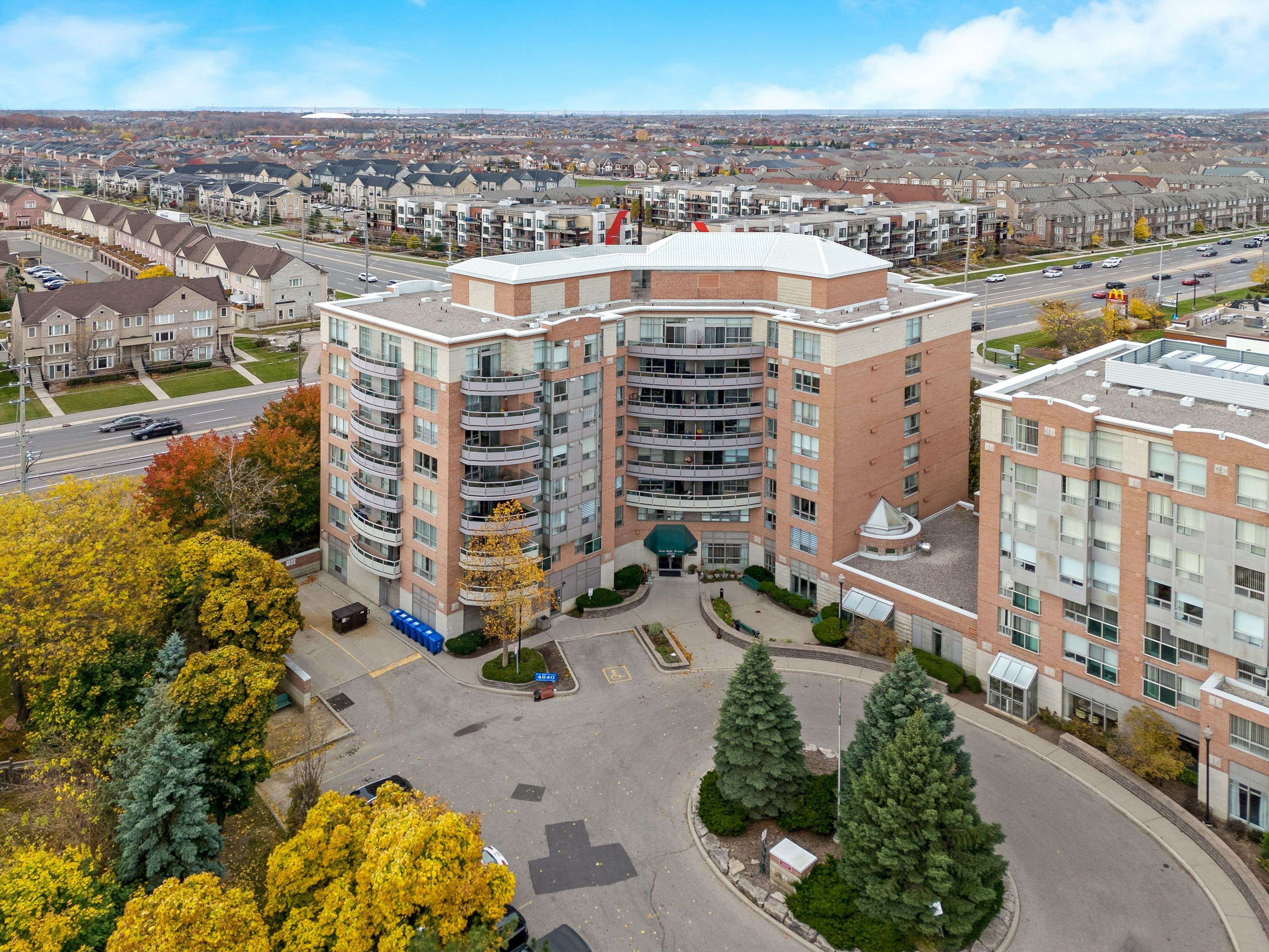 Mississauga, ON L5M 5W6,4640 Kimbermount AVE #602