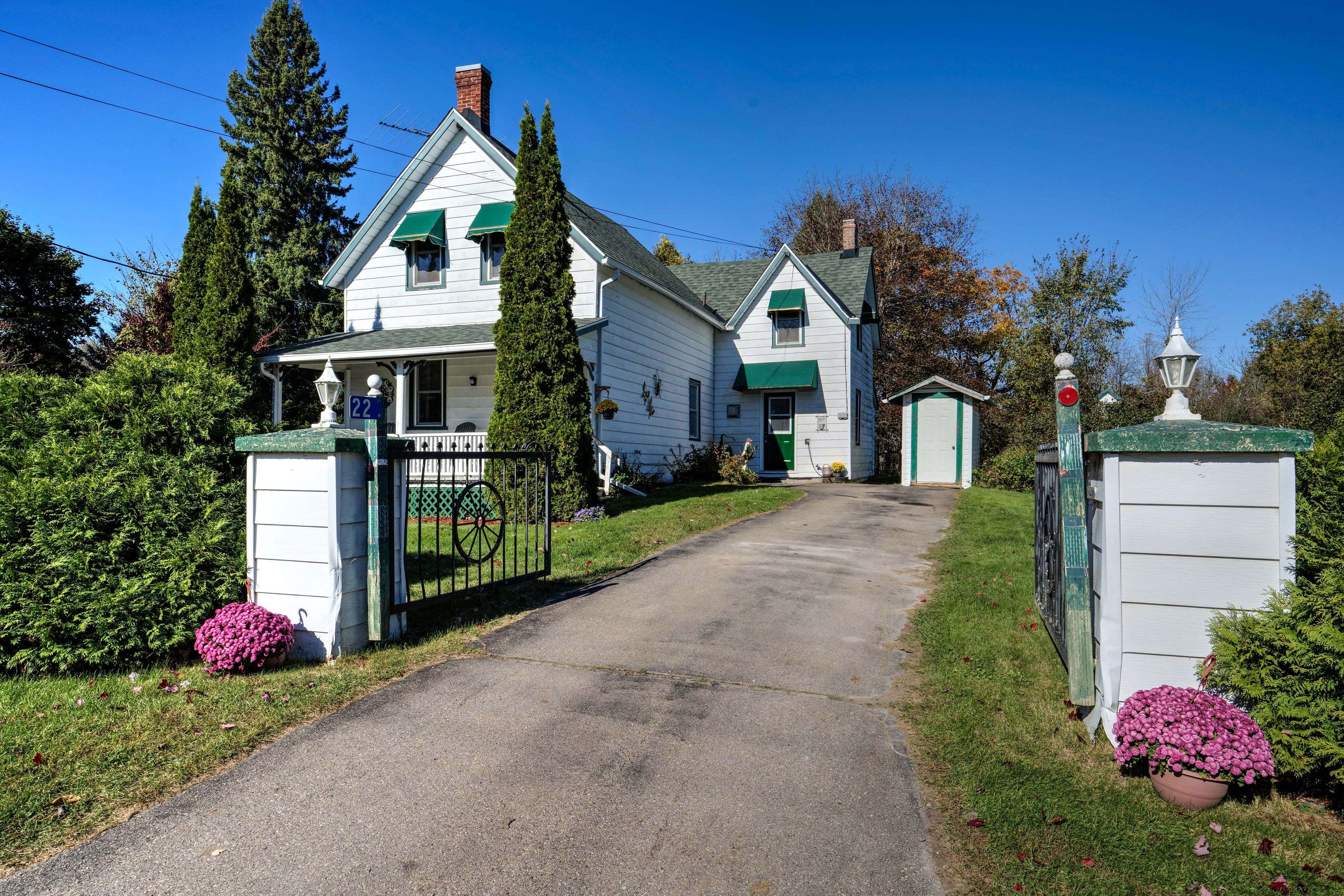 Rideau Lakes, ON K0G 1E0,22 DAVIS LOCK RD