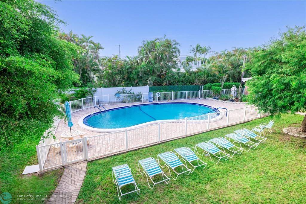 Lauderdale By The Sea, FL 33308,224 Hibiscus Ave  #250