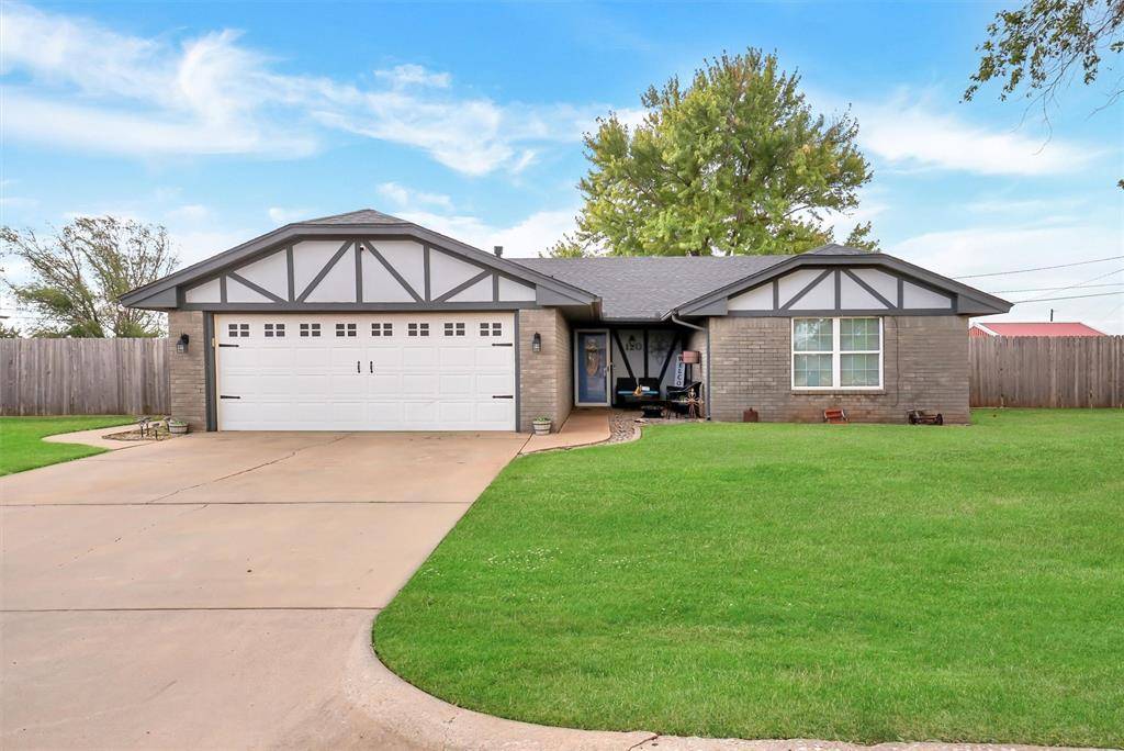 Cordell, OK 73632,120 W Maple Street