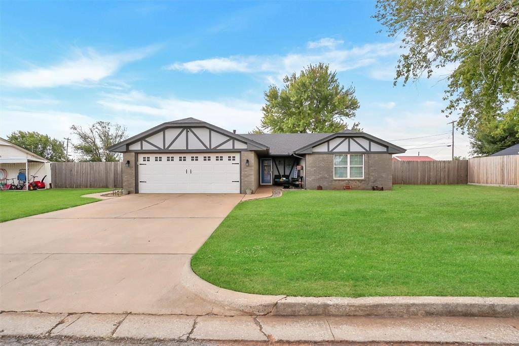 Cordell, OK 73632,120 W Maple Street