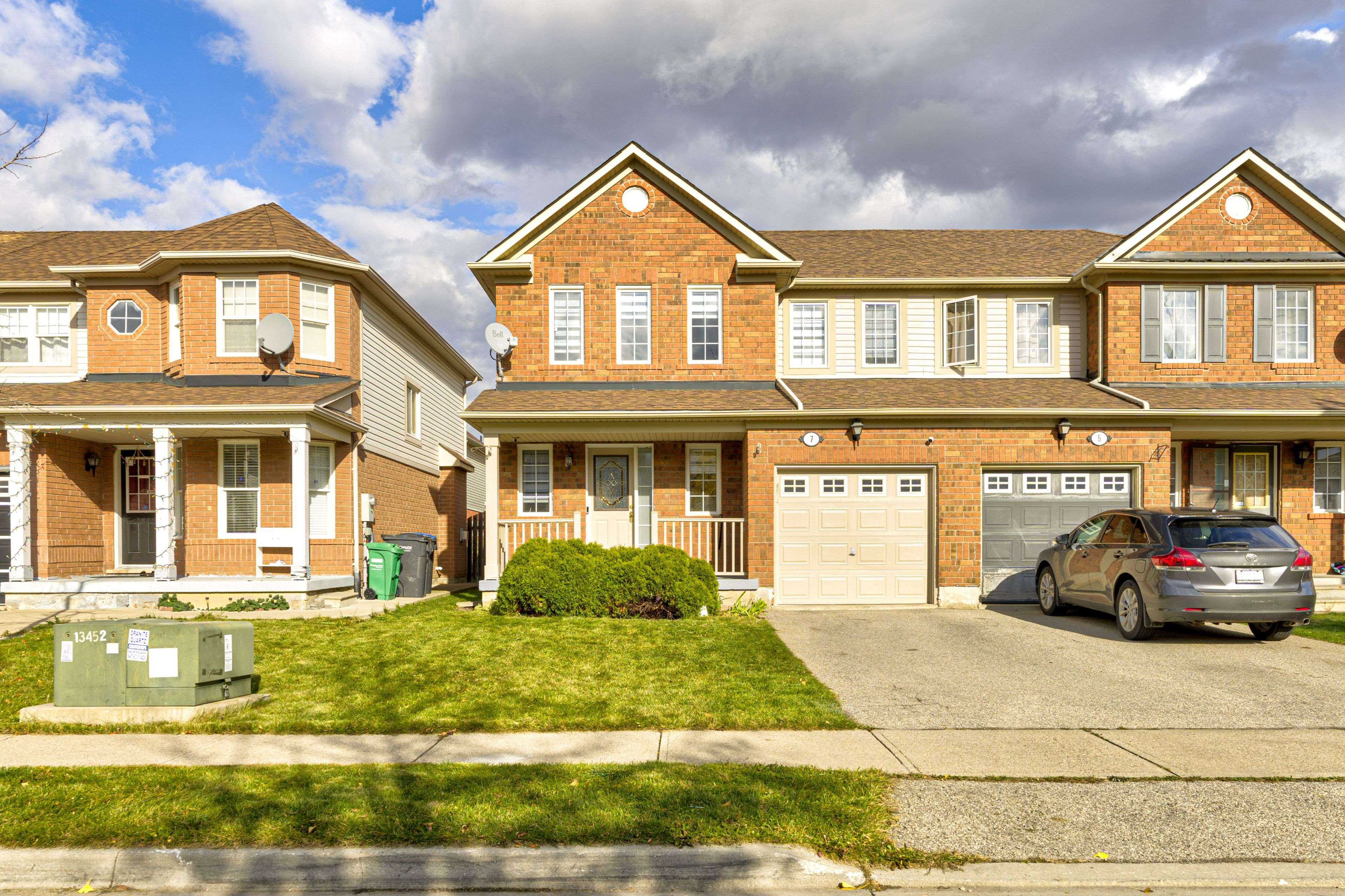 Brampton, ON L7A 2S1,7 Sentimental WAY