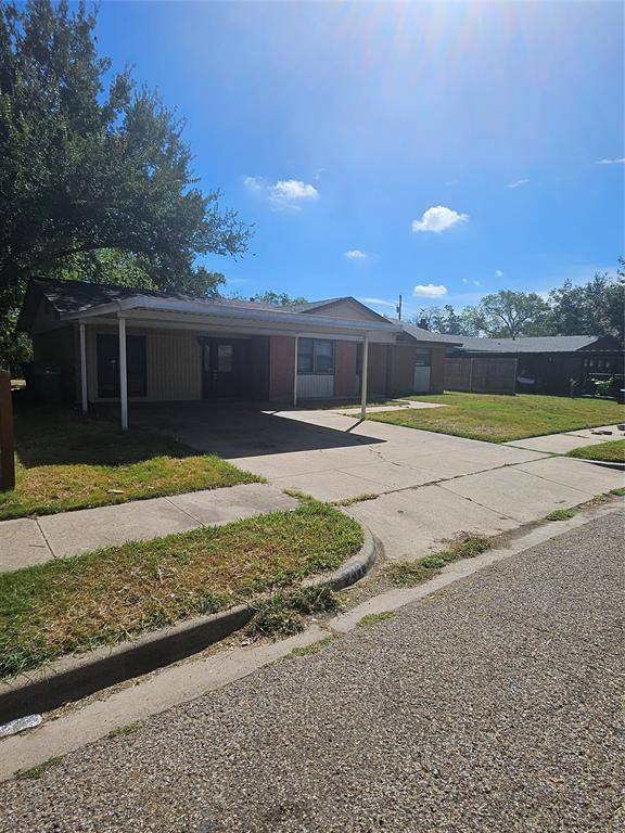 Lacy Lakeview, TX 76705,211 S Rita Street