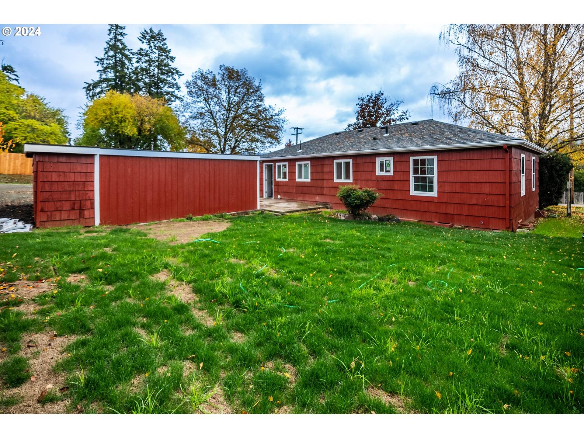 Myrtle Creek, OR 97457,735 NE MADRONA DR