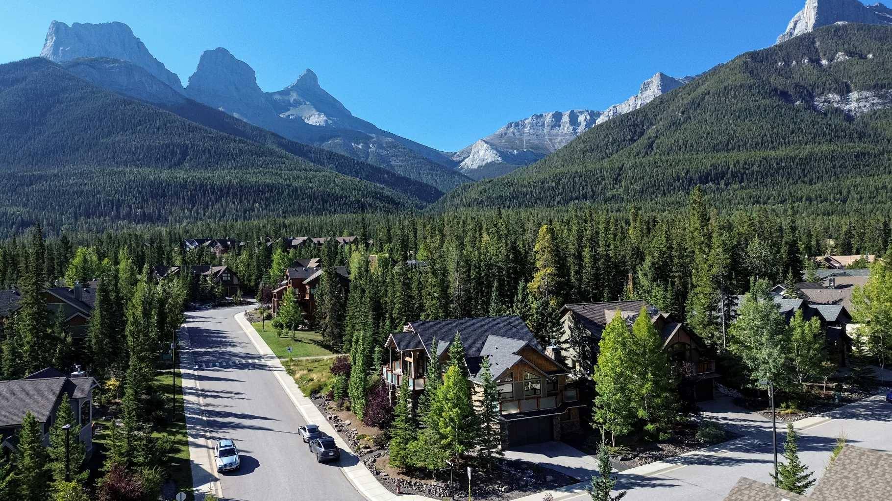 Canmore, AB T1W 3G7,220 Miskow Close