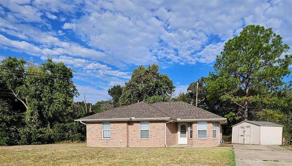 Lacy Lakeview, TX 76705,127 S Oak Street