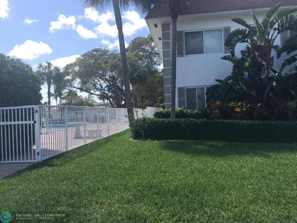 Pompano Beach, FL 33060,151 SE 6th Ave  #9