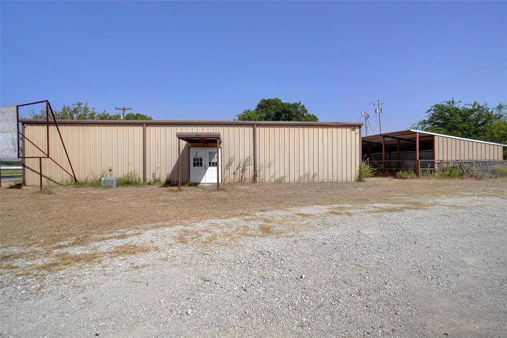 Bowie, TX 76230,933 US Highway 287