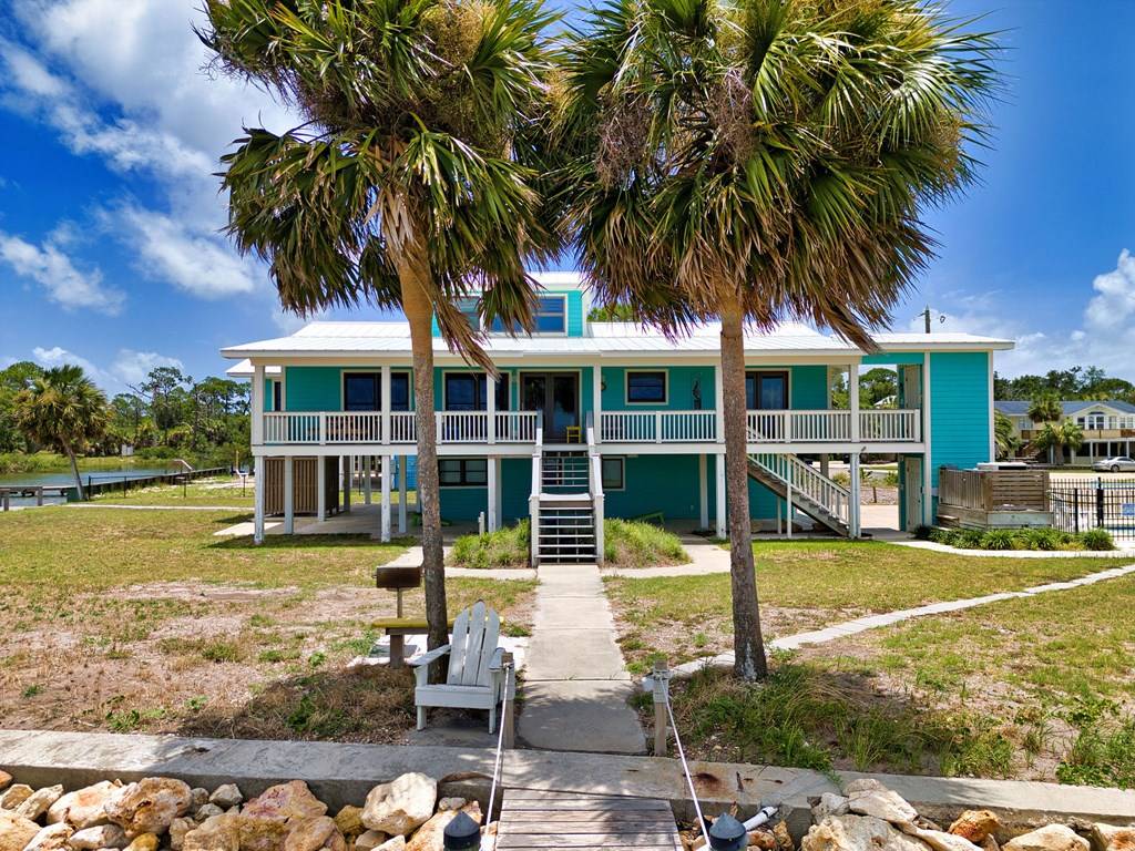 St. George Island, FL 32328,327 A Gander St