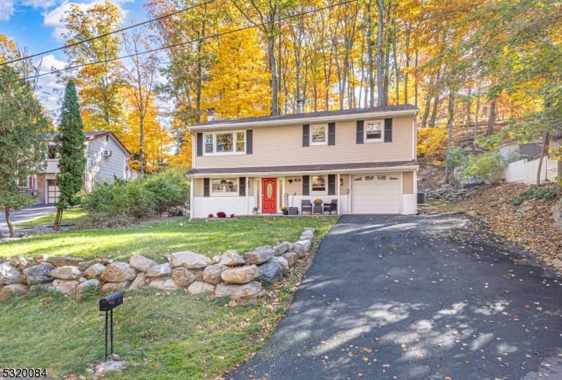 Hopatcong Boro, NJ 07843,39 Mountain Trl