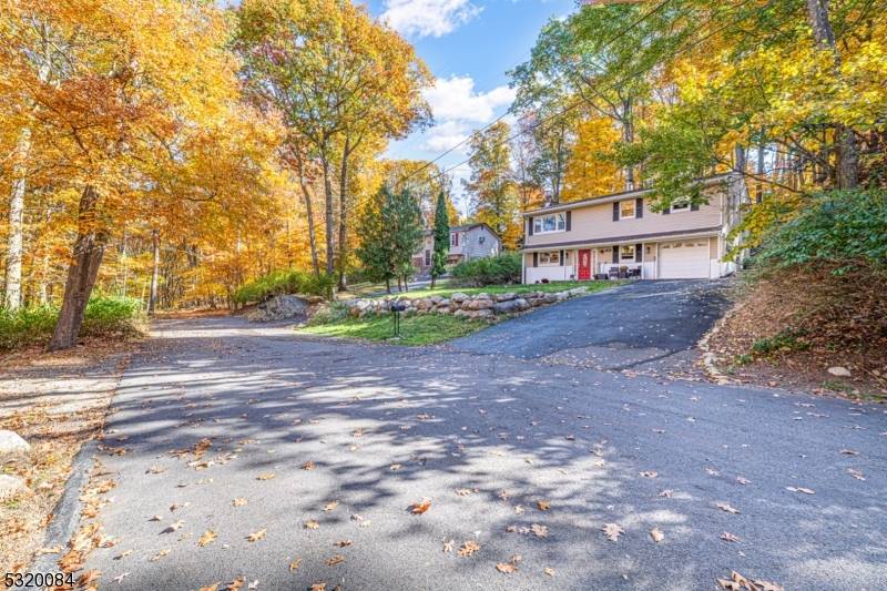 Hopatcong Boro, NJ 07843,39 Mountain Trl