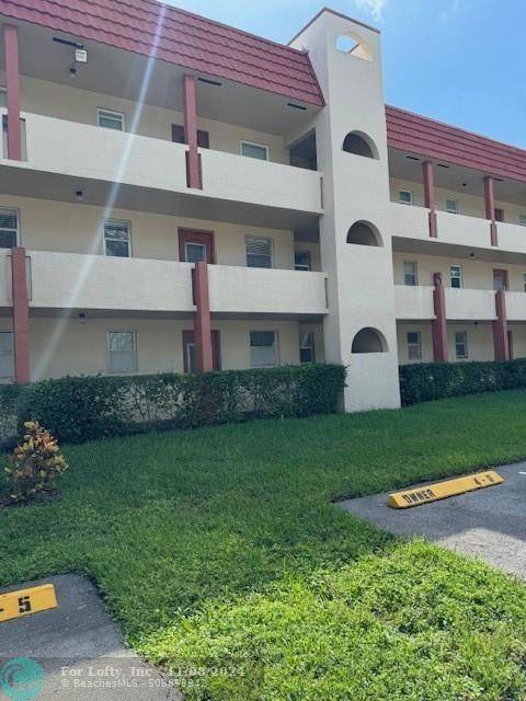 Sunrise, FL 33322,2850 W Sunrise Lakes Dr  #103