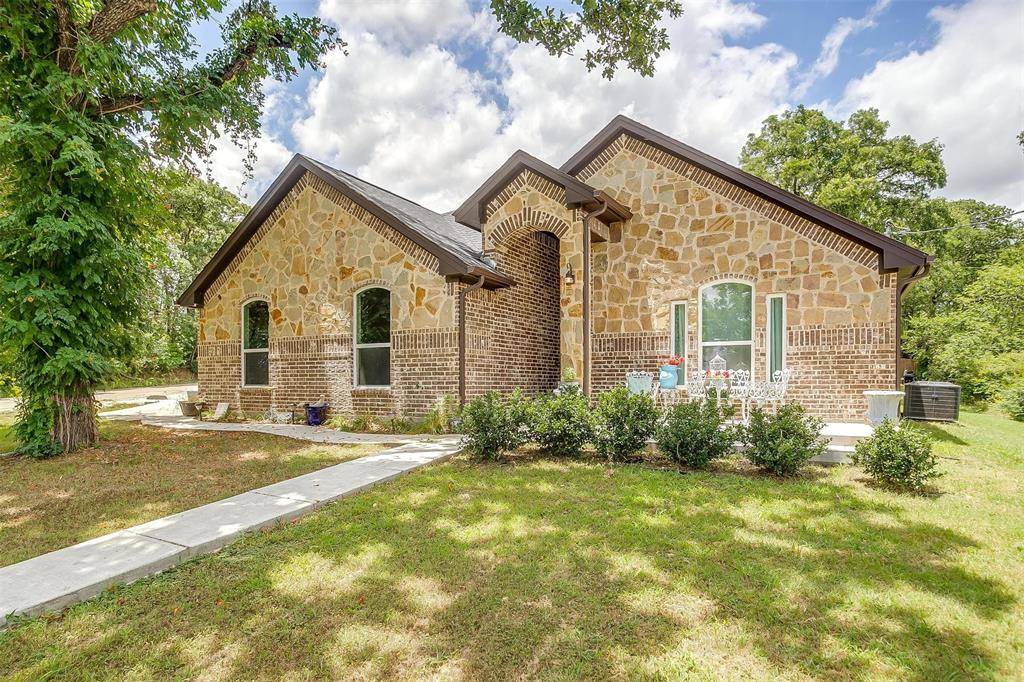 Azle, TX 76020,301 Lakeside Drive