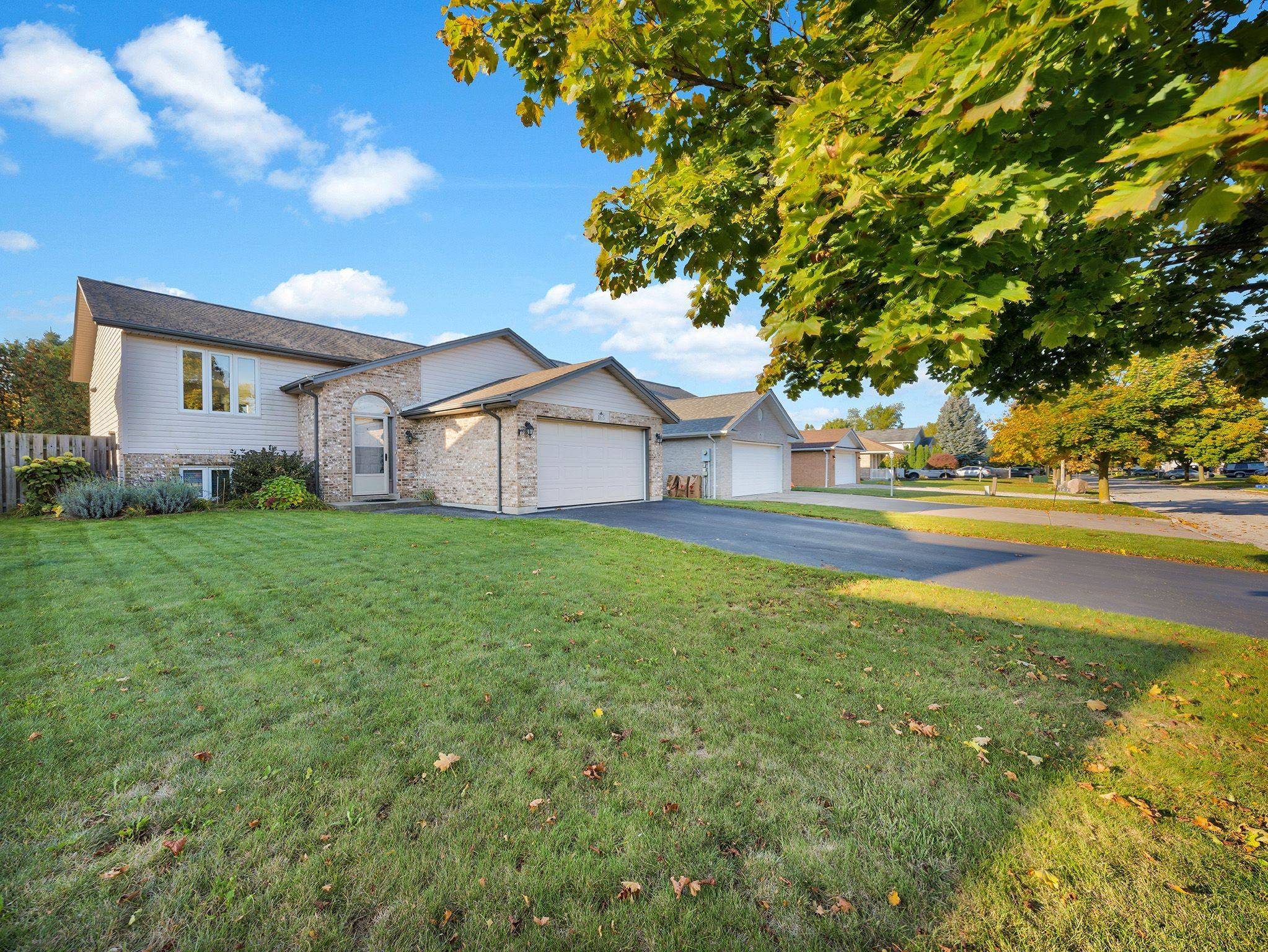 Amherstburg, ON N9V 3X9,165 Mediterranean AVE